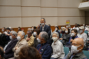 会場からの質疑